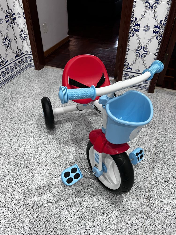 Bicicleta de tres rodas bebe