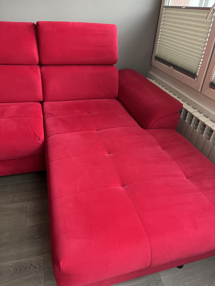 Czerwona welurowa kanapa, sofa, narożnik, łóżko, gratis pufy, jak nowa