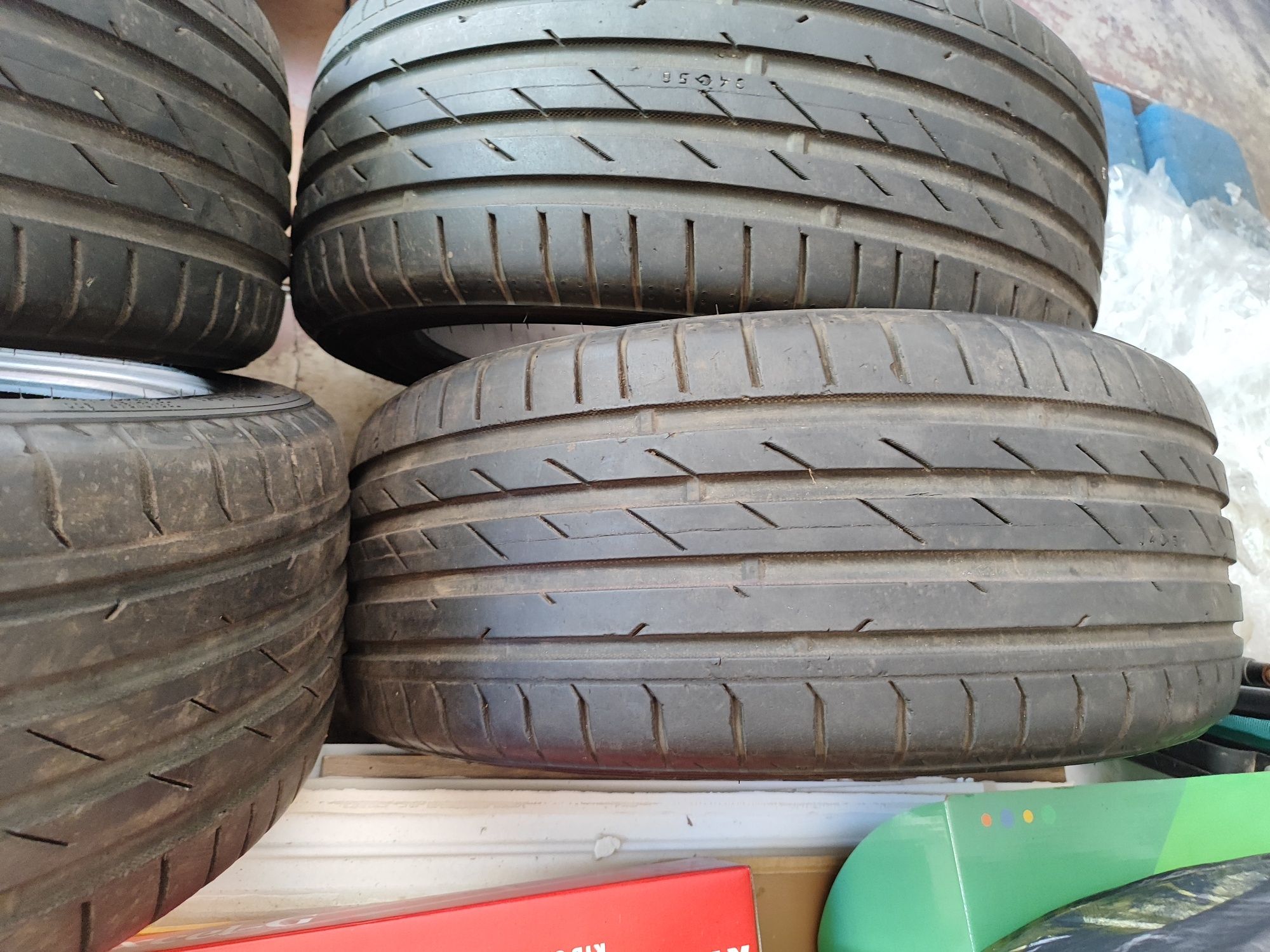 Продам комплект шин Nokian 225/45/R17