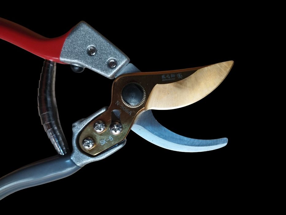 Профессиональный японский секатор  SACURA GOLD