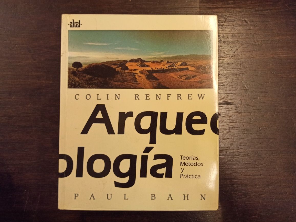 Livro Arqueología Teorías, métodos y prácticas