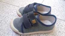 Sapatos de menino 28