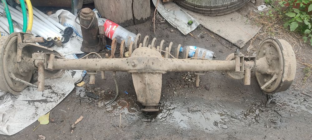 Продам  задній міст в зборі