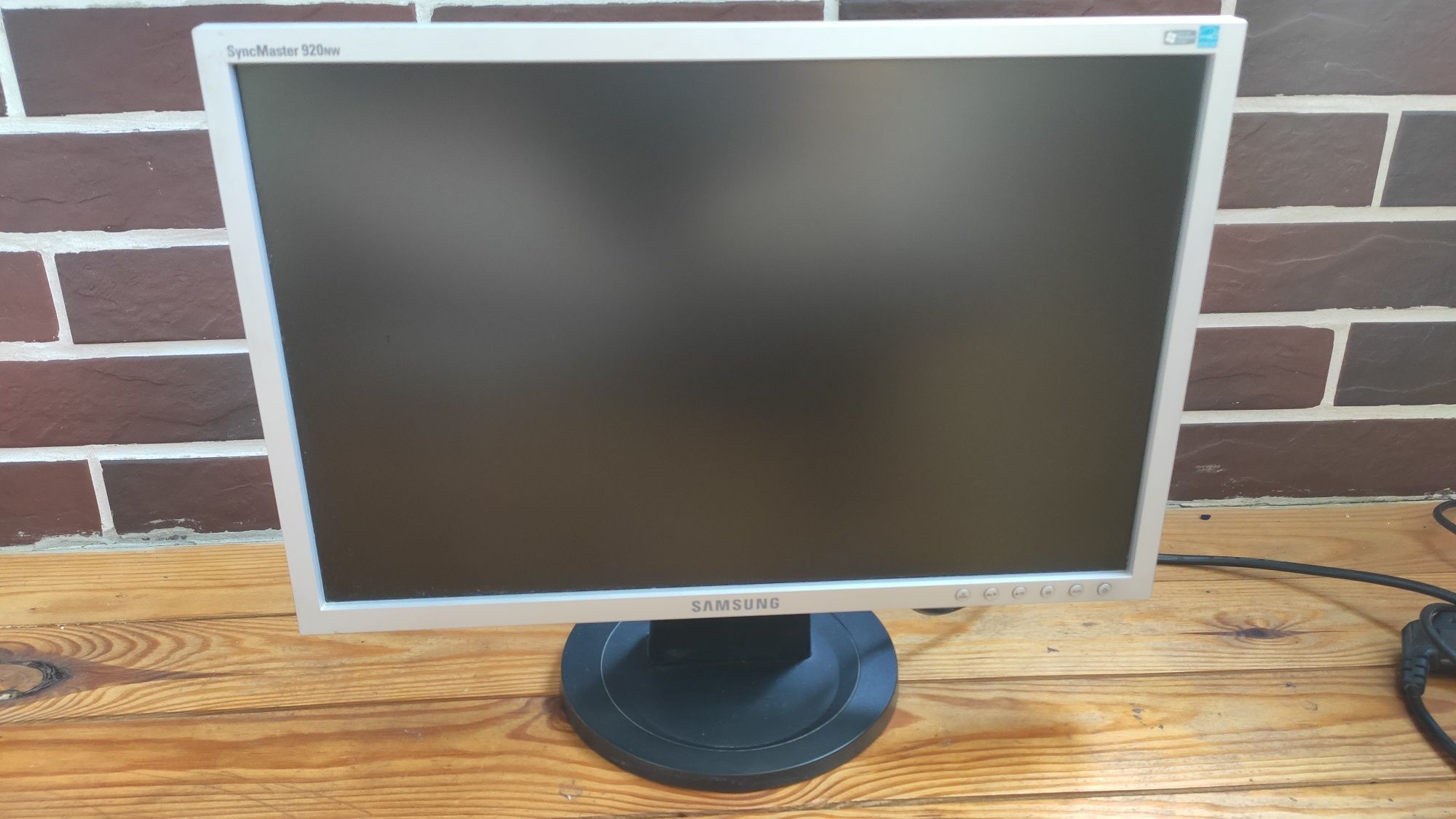 Монітор Samsung SyncMaster 920NW 19 "