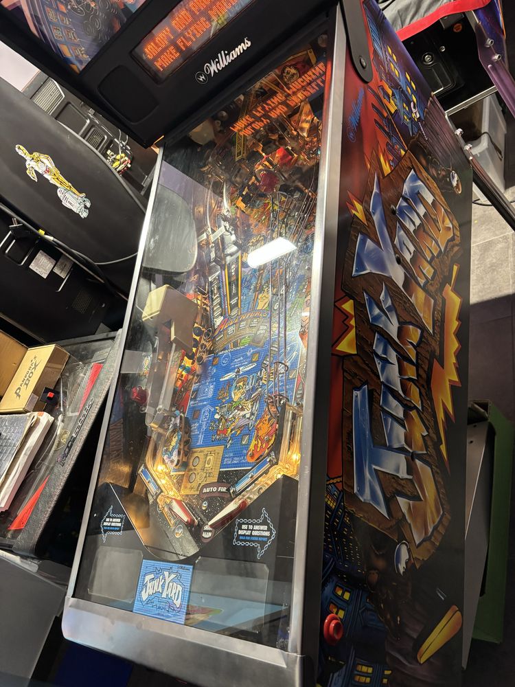 Junk Yard is a pinball 1996 flipper