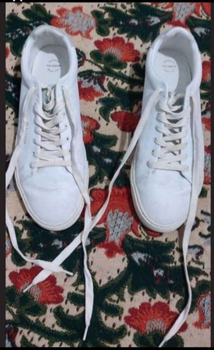 Sapatilhas da Pull & Bear
Sapatilhas da Adidas