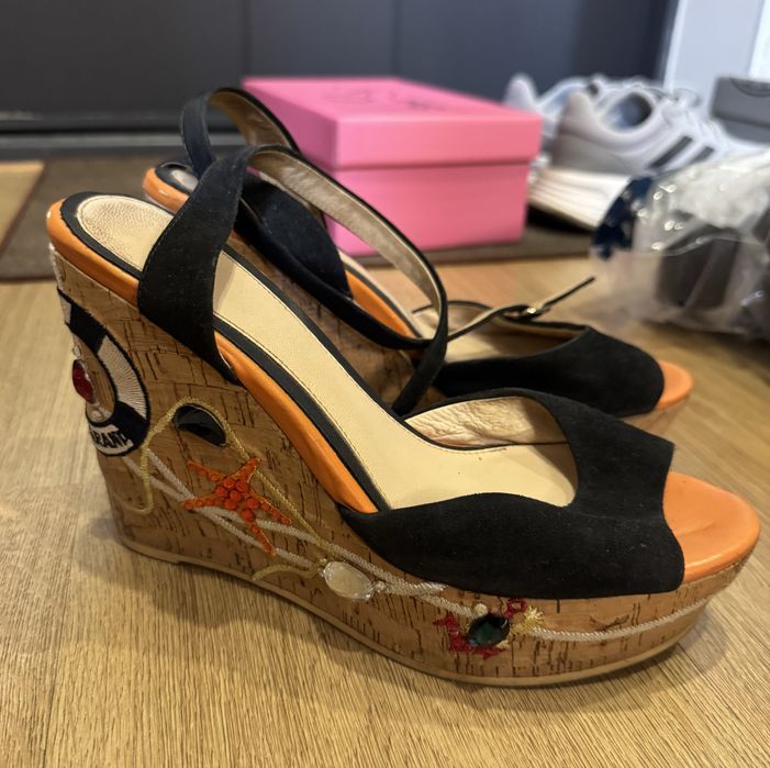 Босоніжки на танкетці 37 розмір