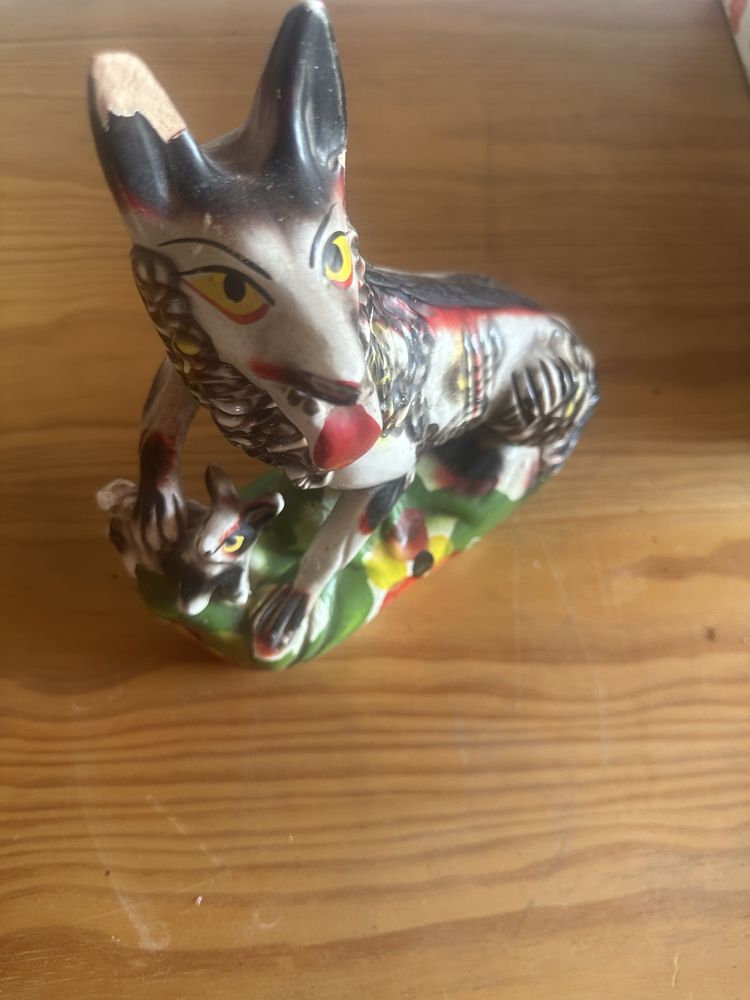 Cão antigo em faiança
