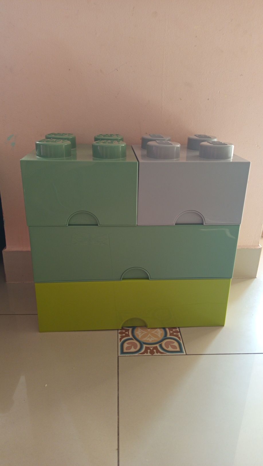 Sprzedam pudełka do klocków LEGO