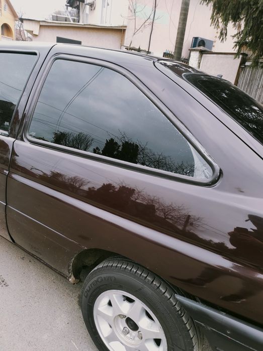 Ford escort 1.4 бензин