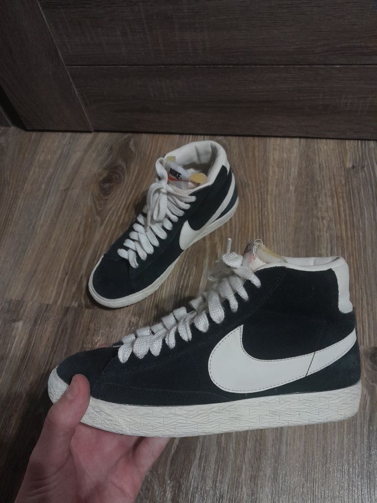 Nike blazer black