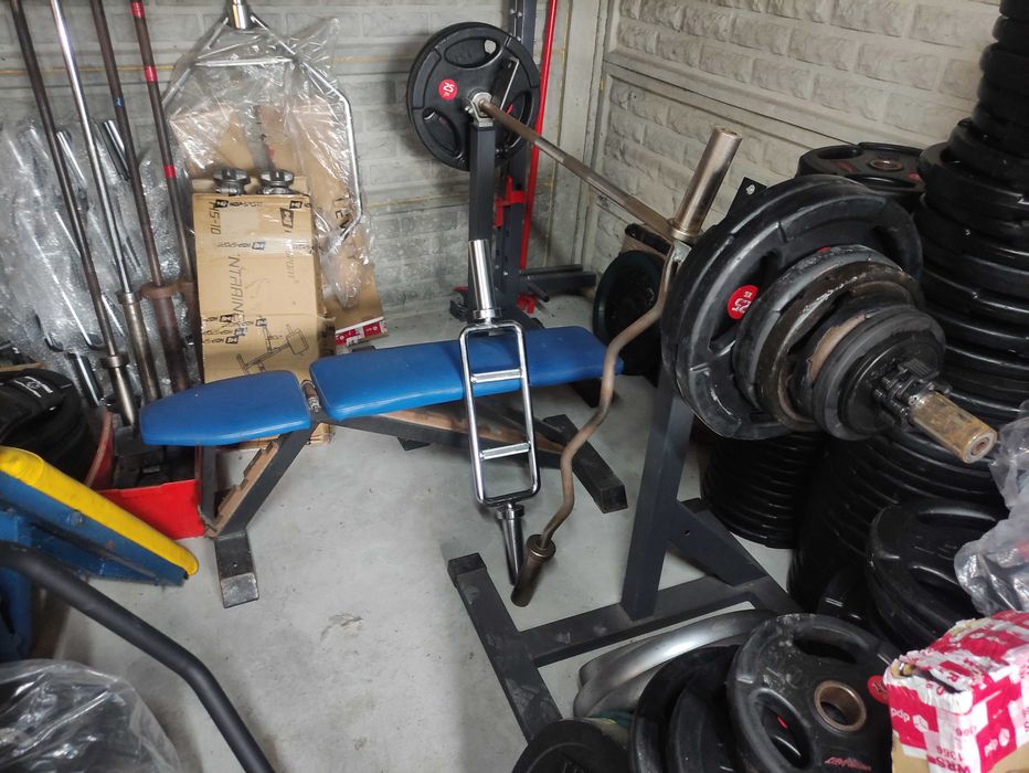 Ławka ławeczka do ćwiczeń regulowana stojaki gryf olimpijski 207,5kg