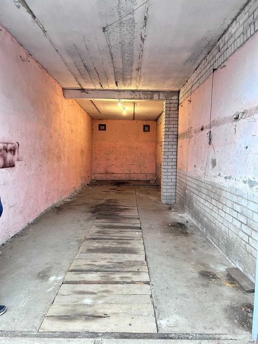 Здам в оренду гараж, склад 12/3.3м. світло не вимикають