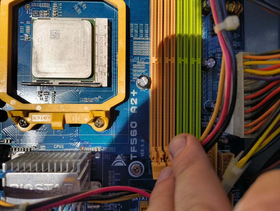 Системный блок Phenom X3 8450 2,1 GHz sAM2+ Tray