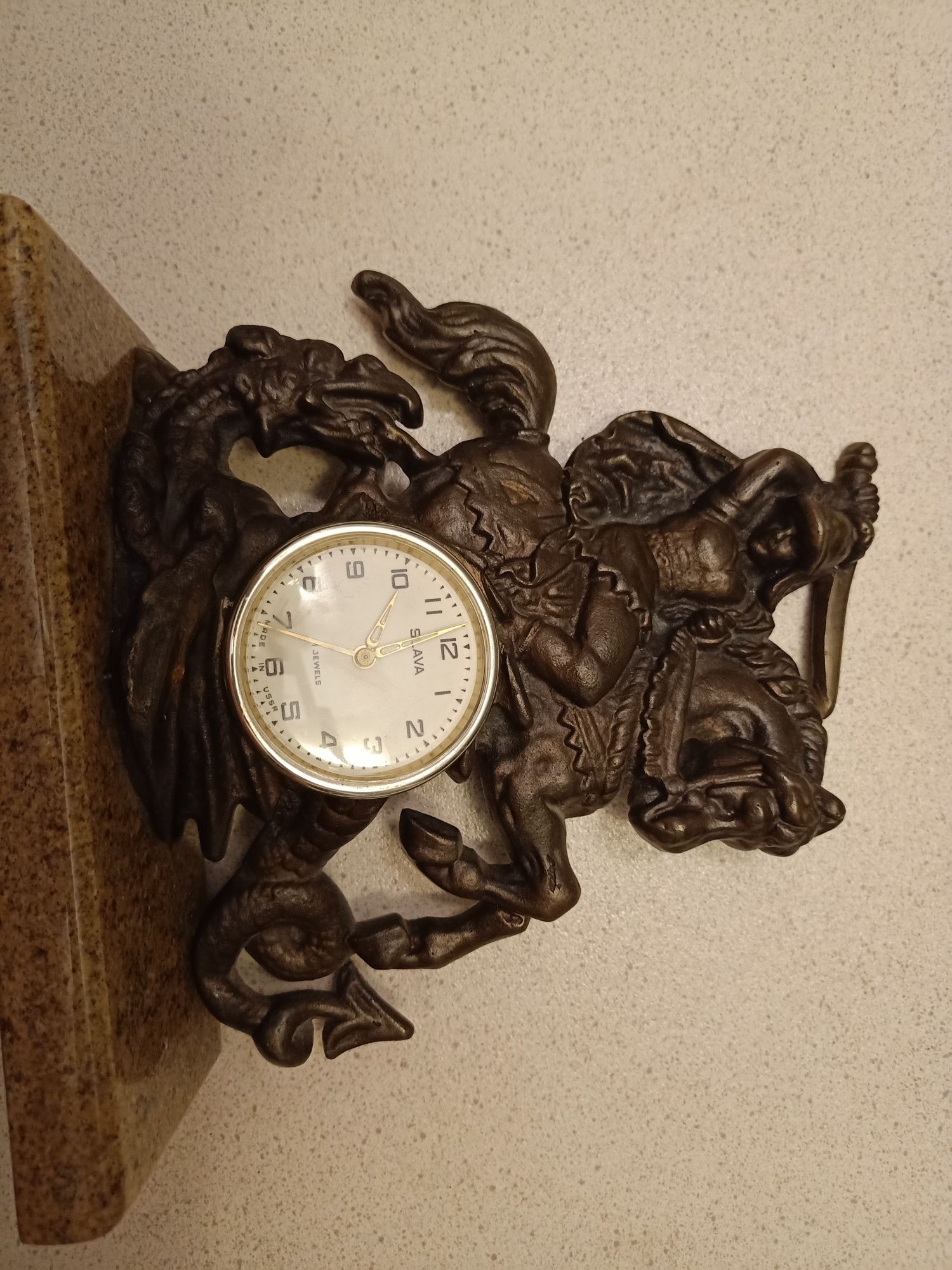Stary zegar mosiężny