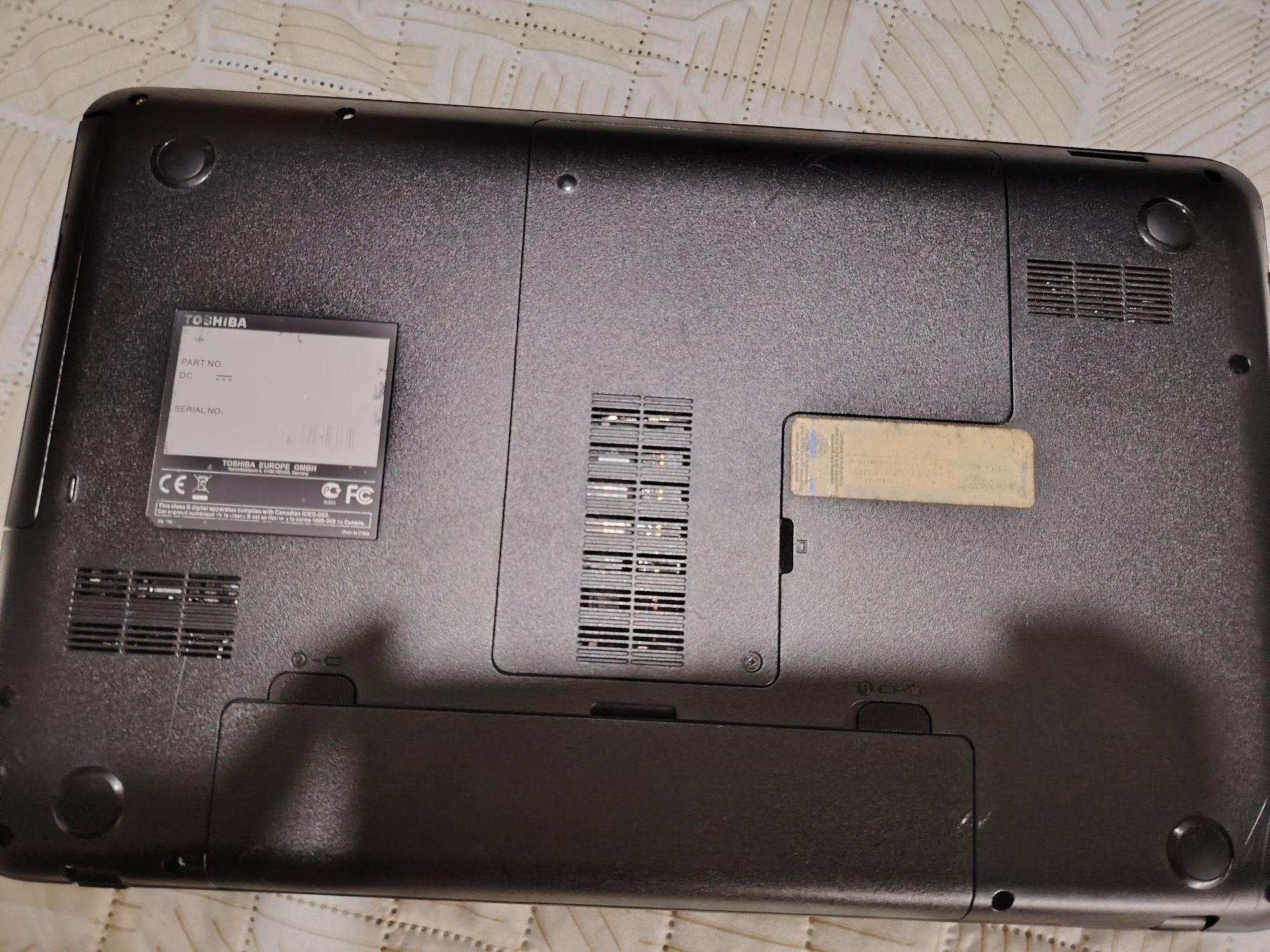 Portátil Toshiba para peças – Não liga – Completo