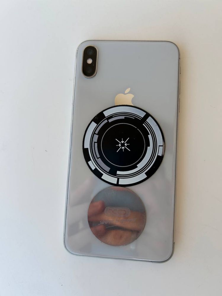 IPhone xs max 64 gb