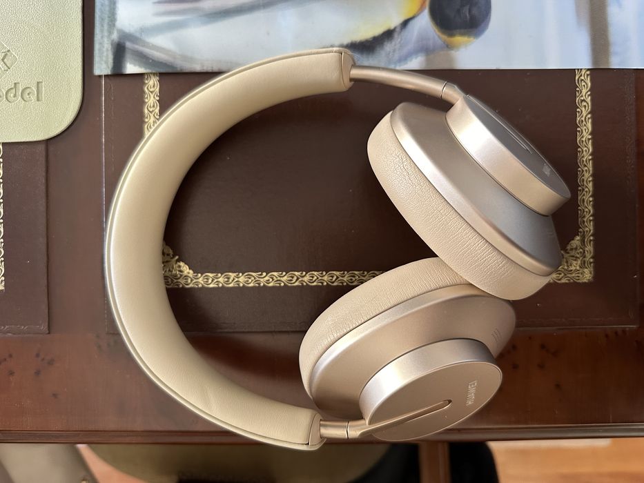Headphones Huawei gold