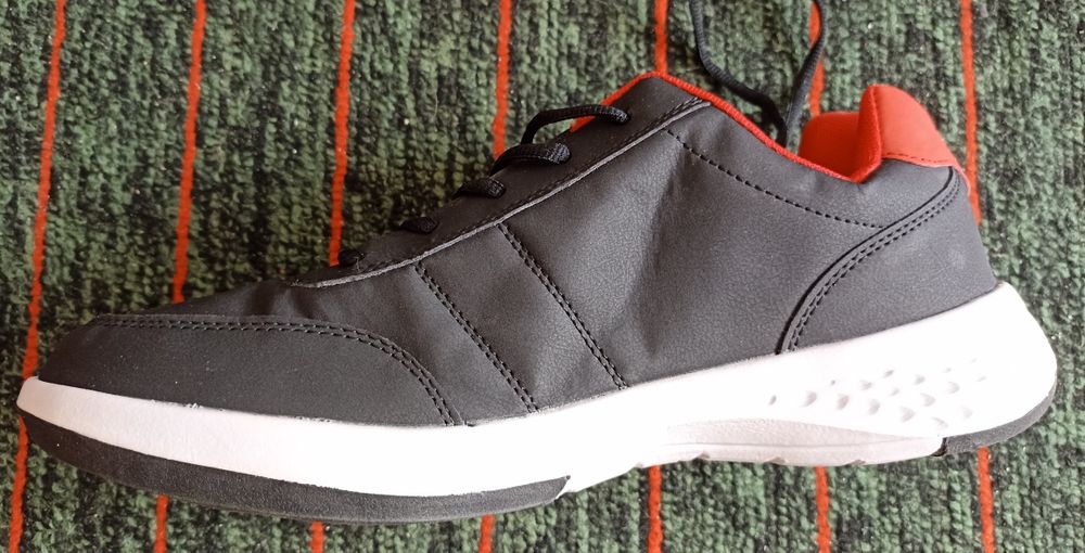 Кроссовки летние