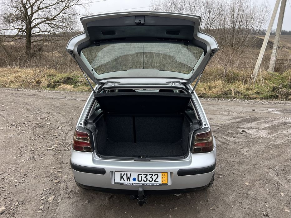 Продам VW Golf 1.6 бензин АВТОМАТ