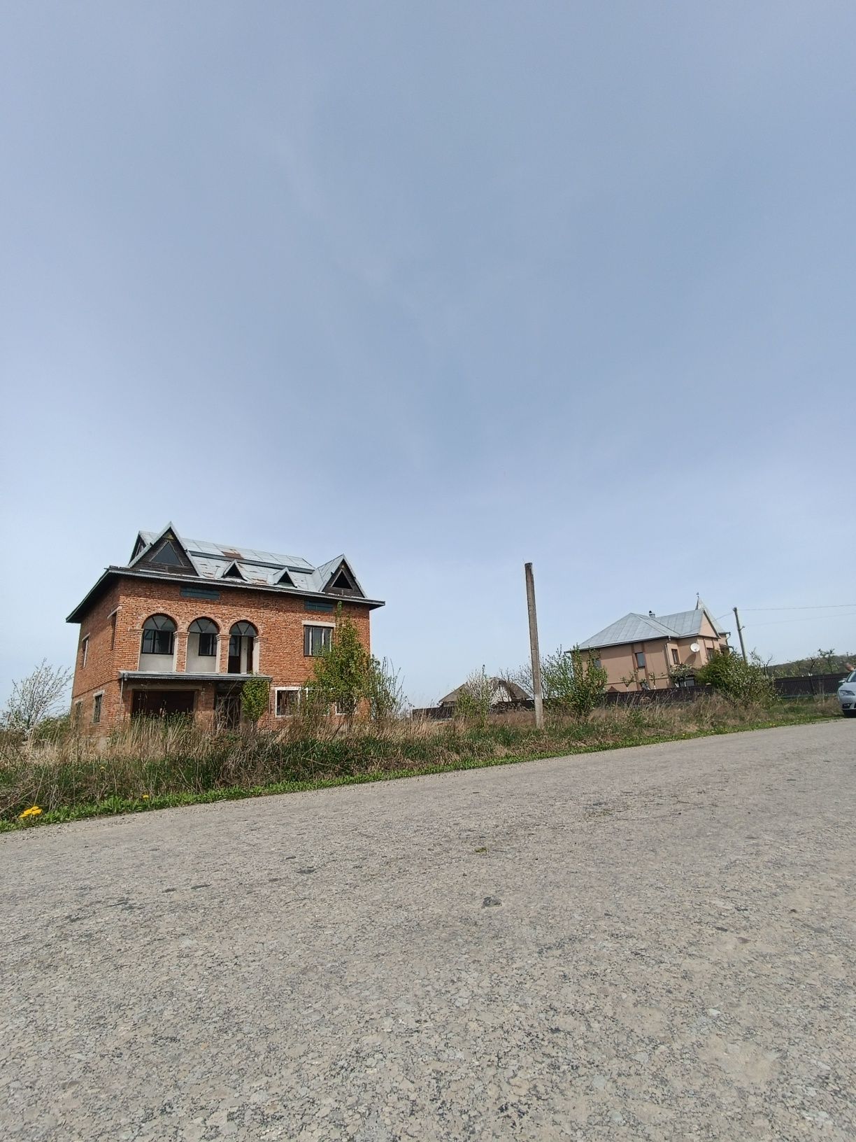 ДЕШЕВО продається заміський 2-поверховий будинокинку з зем.ділянкою!