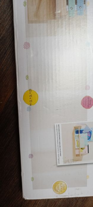 Półka z wieszakami