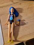 Lalka Barbie  w stroju kąpielowym z płetwami i pieskiem