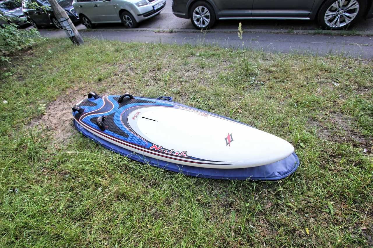 Naish Titan 138L+ 2 stateczniki