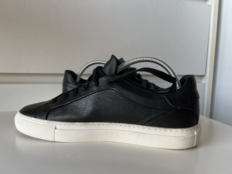 Czarne skórzne trampki Massimo Dutti