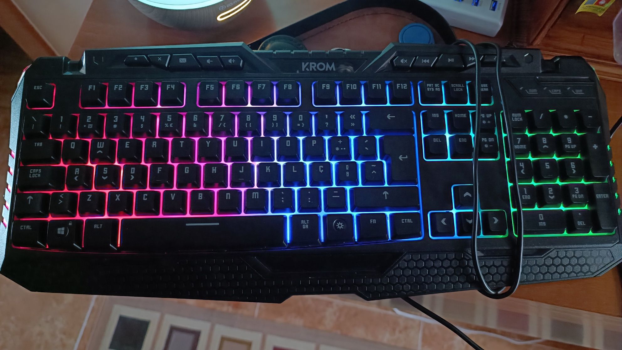 Teclado gaming com LED's