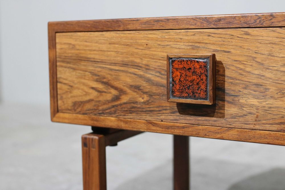 Mesinha de cabeceira em pau santo | Design Mid Century Modern