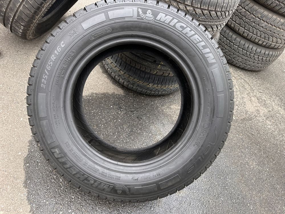 225 65 16 C Michelin Agilis