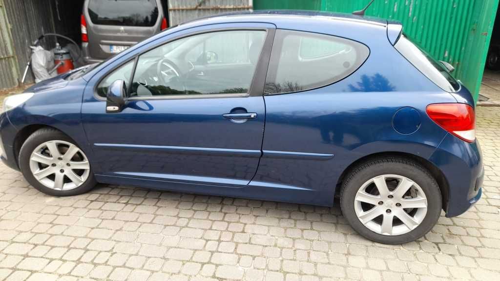 Peugeot 207 1,6 benzyna