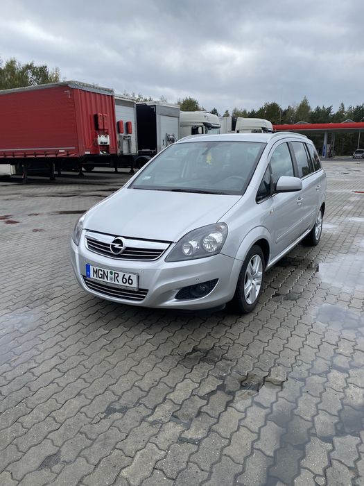 Opel Zafira B    2012