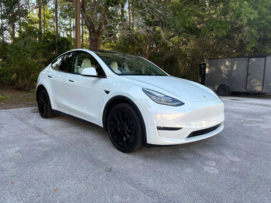 Tesla Model Y Long Range      2020
