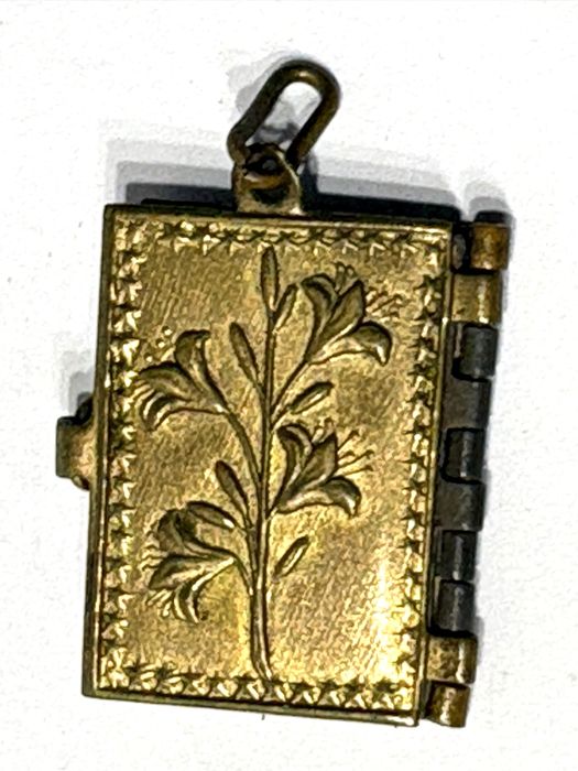 antigo pendente livrinho relicário Santo António dourado e esmaltado