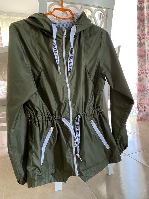 Куртка жіноча