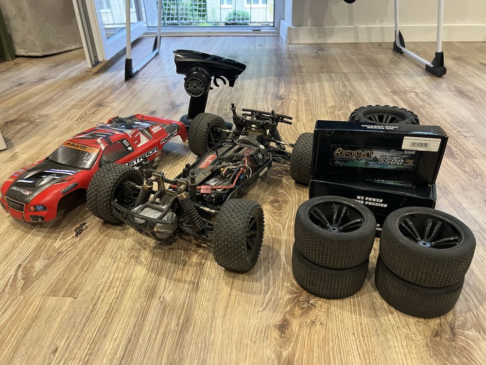 MAVERICK Strada RED XT 1/10 4WD Truggy RTR