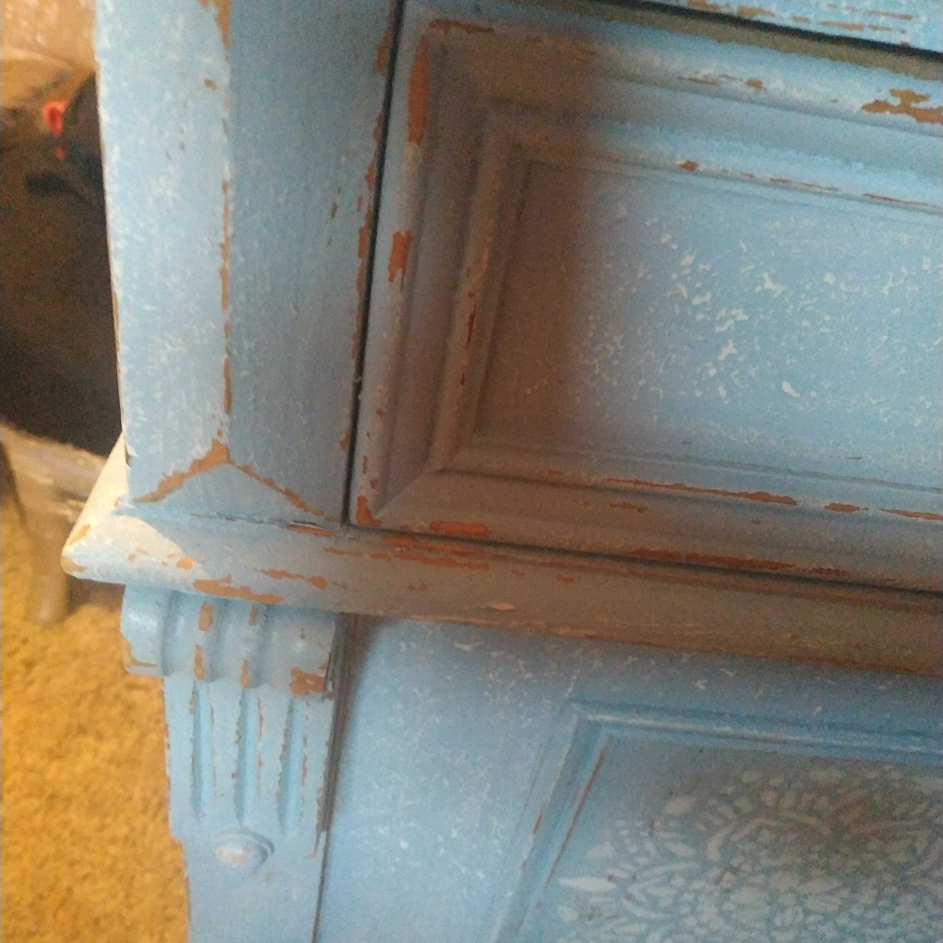 szafa szafka komoda kredens niebieska niebieski błękitna stylizowana