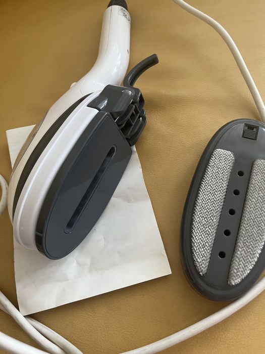 Szczotka parowa do ubrań