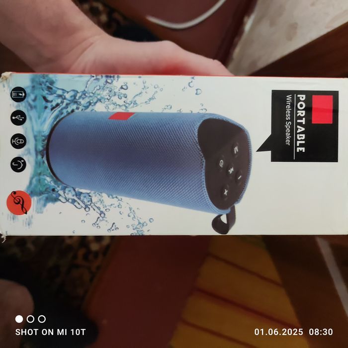 Продам блютуз колонку