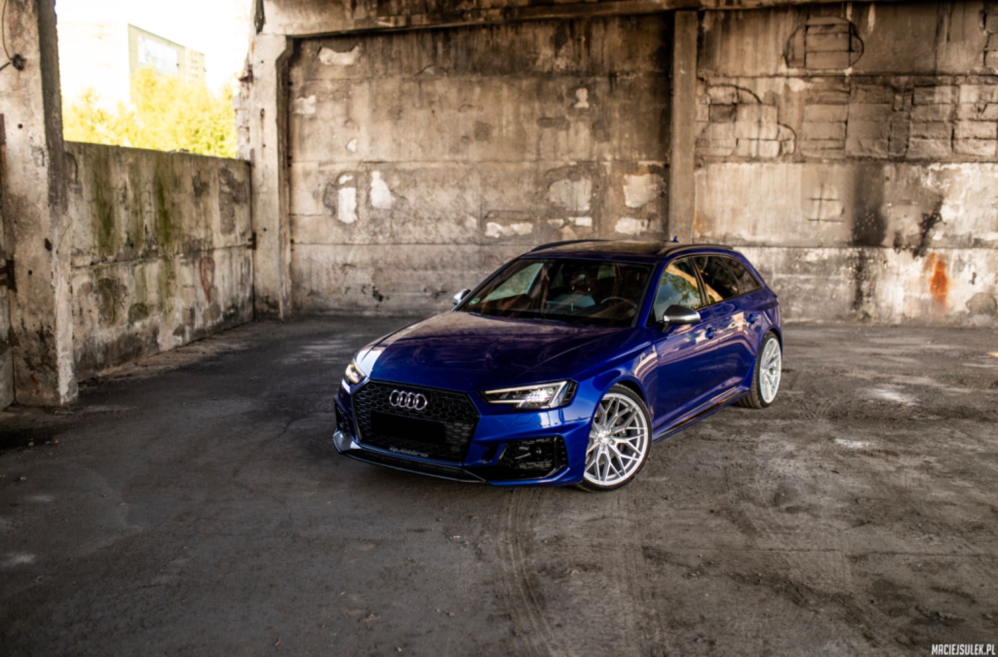 Wynajem Audi RS4 Sport Quattro 4x4 wynajem bez kaucji wypożyczalnia