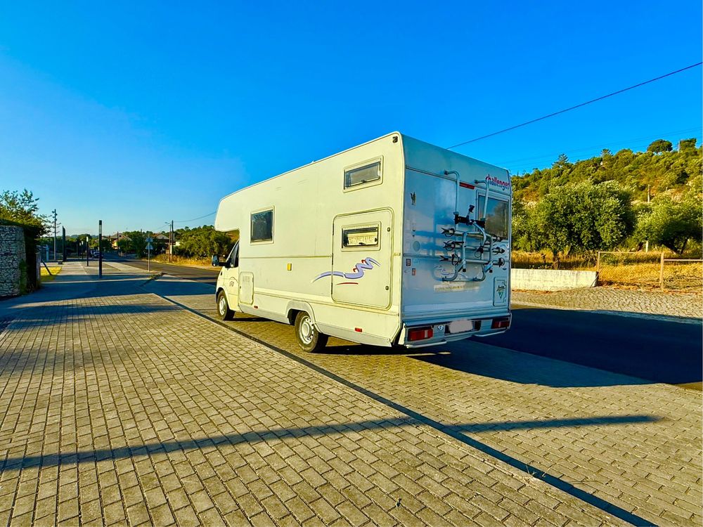 Autocaravana Ford Challenger - ano 2000 2.5TD