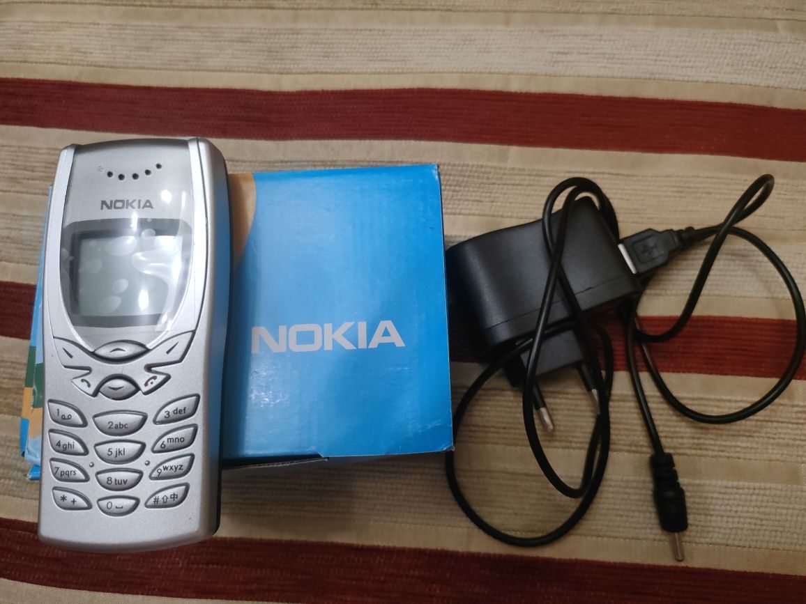 Продам новий телефон Nokia 8250