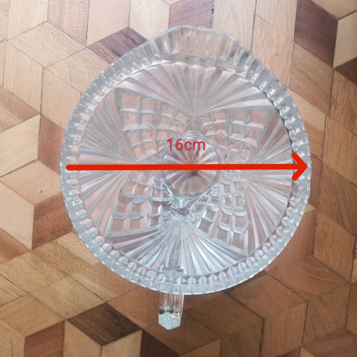 Kryształowy dzbanek