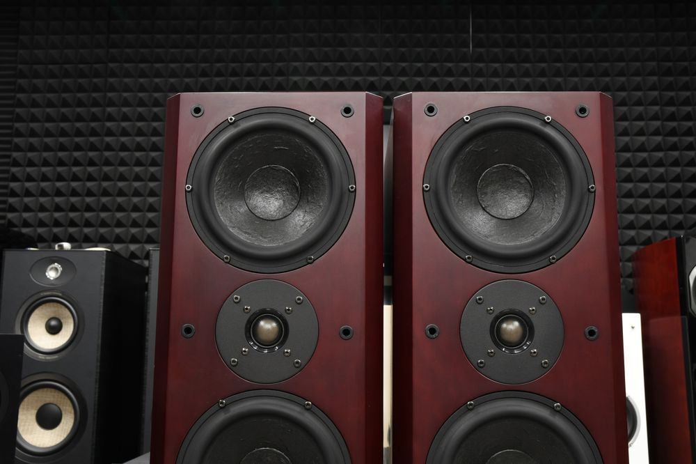 Kultowe kolumny Głośnikowe podłogowe stereo Usher V-604 4 Ohm