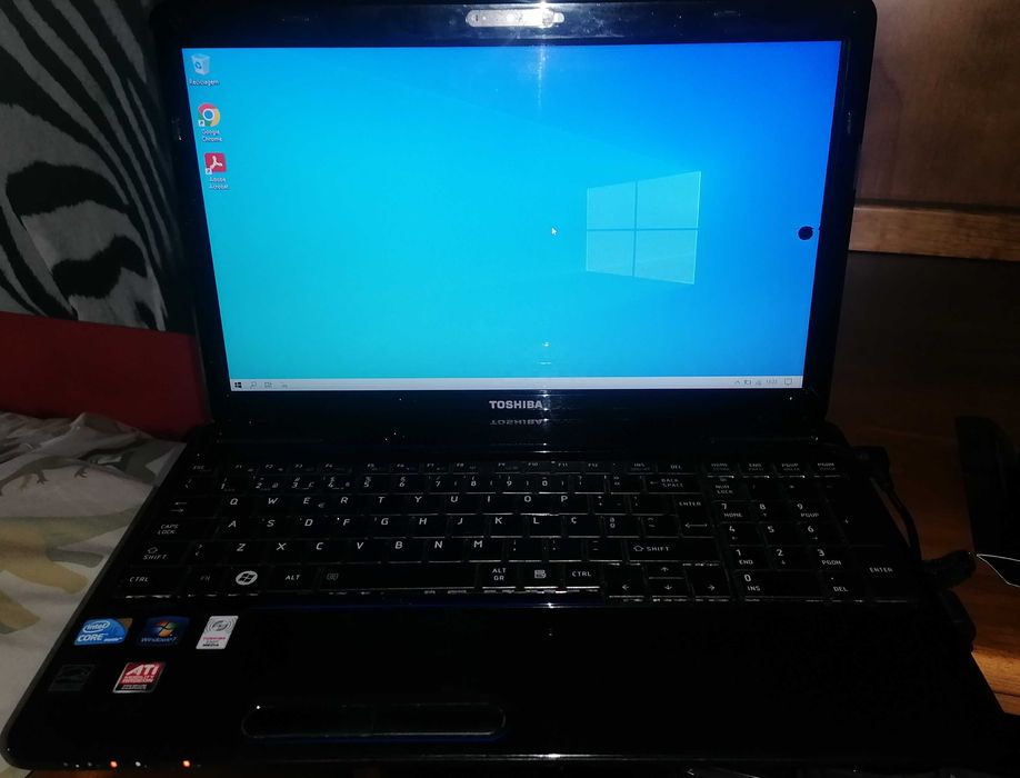 Vendo Portátil TOSHIBA SATELLITE L650-1EQ c\ bolsa de transporte