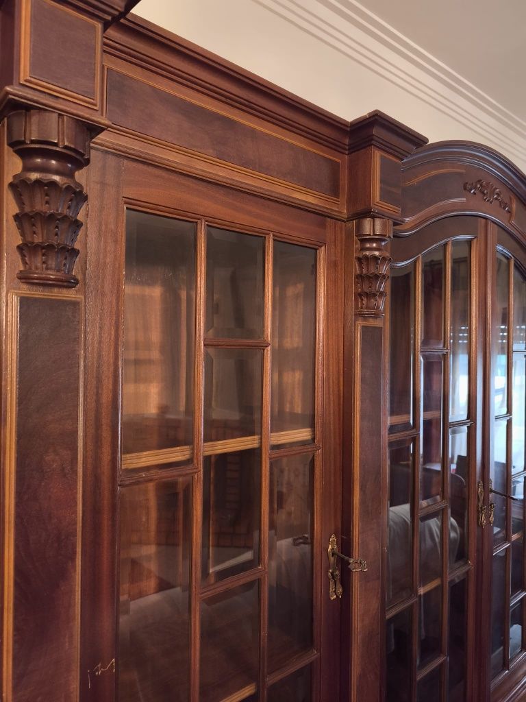 Móvel de sala em madeira