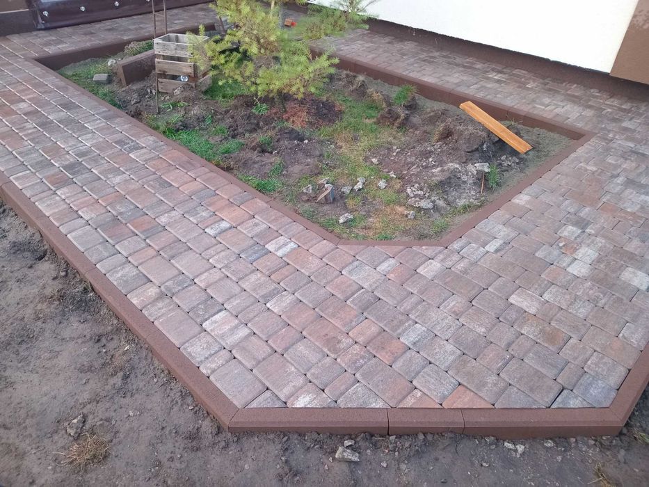 Укладання тротуарної плитики і граніту