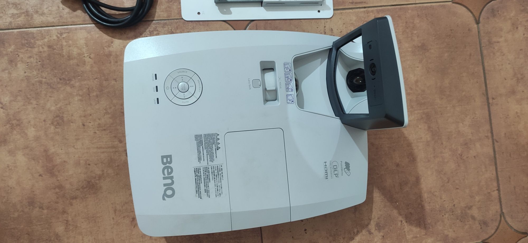 Projector video Curta distância Benq MW855UST+ com lâmpada nova